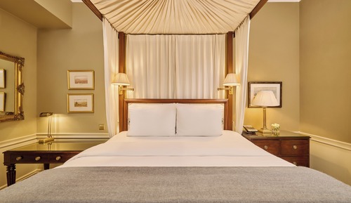 Junior Suite, 1 King Bed (Roseate)