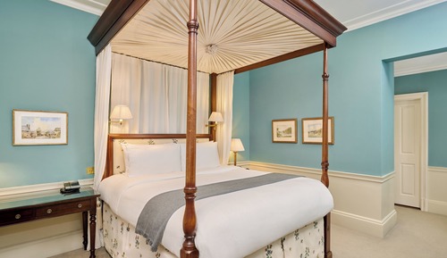Suite, 1 King Bed (Roseate)