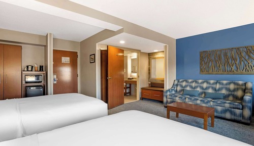Suite, Non Smoking (2 Queen Beds with Sofabed)