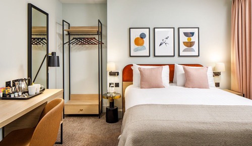 Premium Room, 1 Queen Bed