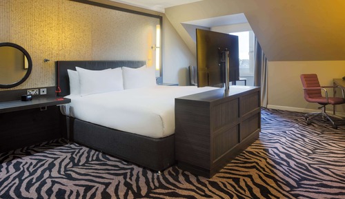 Deluxe Room, 1 King Bed, Accessible