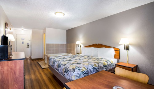 Superior Double Room, 1 King Bed, Non Smoking, Refrigerator & Microwave