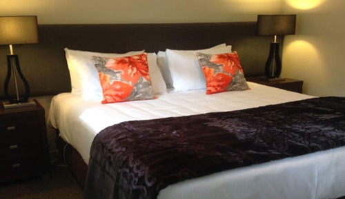 One Bedroom Lake View Suite 
