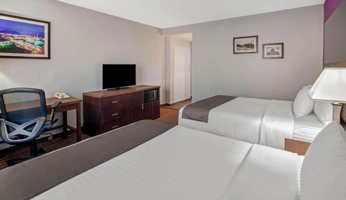Room, Multiple Beds, Mobility Accessible, Non Smoking