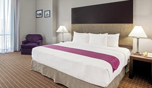 Standard Room, 1 King Bed