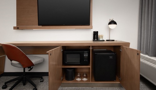 Room, 1 King Bed (Mobility Accessible, Roll-In Shower)