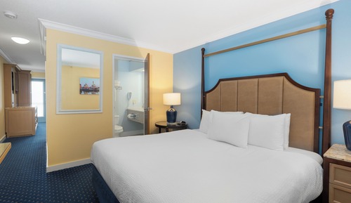 Superior Room, 1 King Bed, Balcony, Bay View