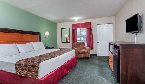 1 King Bed, Non-Smoking