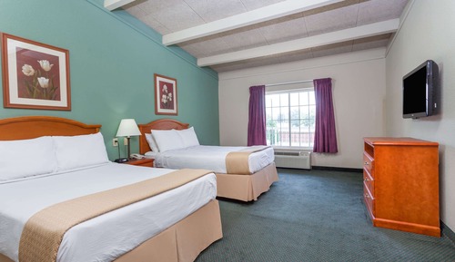 2 Double Beds, Smoking