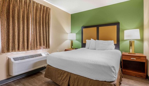 Deluxe Studio, 1 Queen Bed with Sofa bed, Non Smoking