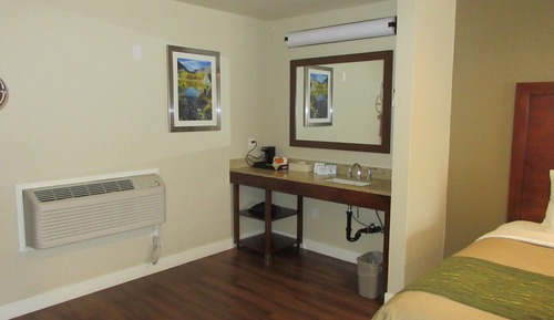 Standard Room, 1 King Bed, Non Smoking