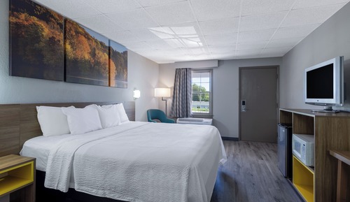 Standard Room, 1 King Bed
