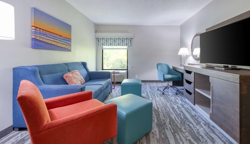 Suite, 1 King Bed, Kitchen, Corner