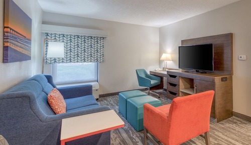 Suite, 1 King Bed, Accessible, Bathtub