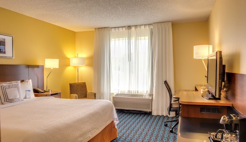 Room, 1 King Bed (Mobility/Hearing Accessible, Tub)