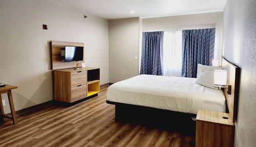 Standard Room, 1 King Bed