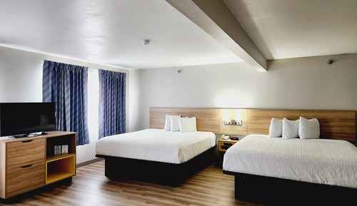 Suite, Refrigerator & Microwave