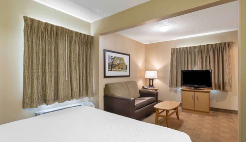 Deluxe Studio, 1 Queen Bed with Sofa bed, Non Smoking