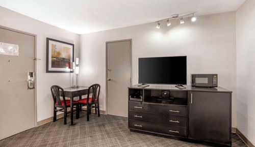 Suite, 1 King Bed with Sofa bed, Non Smoking