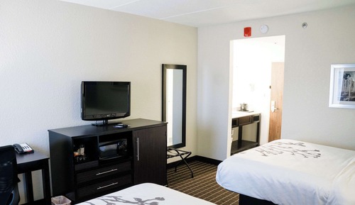 Standard Room, 2 Queen Beds, Non Smoking