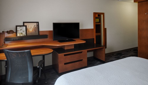Room, 1 King Bed (Hearing Accessible)