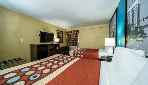 Room, 2 Queen Beds, Non Smoking (Pet-friendly, 2nd Floor)