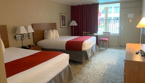 Superior Room, 2 Queen Beds, Pool View