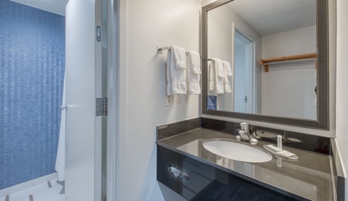 Room, 2 Queen Beds (Mobility Accessible, Tub)
