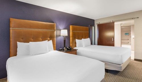 Deluxe Room, 2 Queen Beds, Accessible, Refrigerator & Microwave (Tub, Upper Floor)