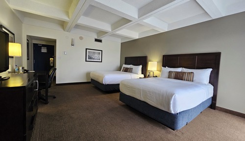 2 Queen Beds, Mobility Accessible Room, Bathtub w/Grab Bars, Non-Smoking