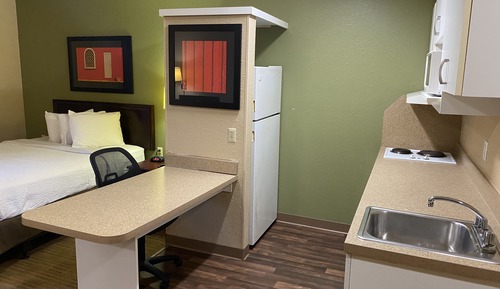 Room, 1 Queen Bed, Non Smoking (Efficiency)