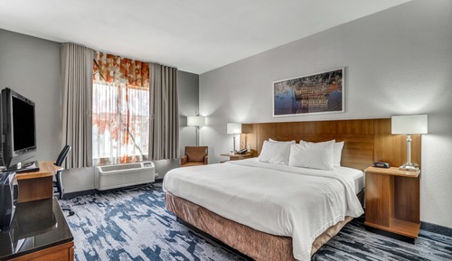Room, 1 King Bed, Non Smoking (Hearing Accessible)