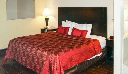 Business Room, 1 King Bed with Sofa bed, Accessible, Smoking (Efficiency)