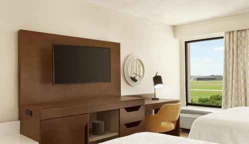 Room, 1 King Bed, Accessible (Roll-In Shower, Mobility & Hearing)