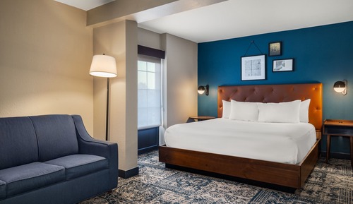 Deluxe Room, 1 King Bed with Sofa bed