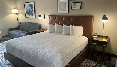 Traditional Room, 1 King Bed with Sofa bed