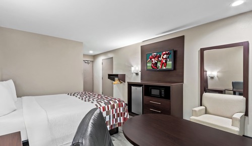 Superior Room, 1 King Bed, Accessible (Smoke Free)