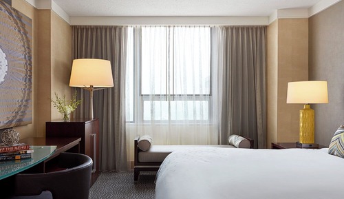 Club Room, 2 Queen Beds (Hearing Accessible)
