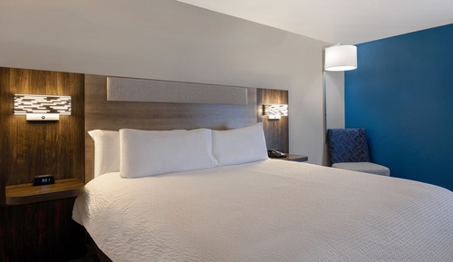 Standard Room, 1 King Bed