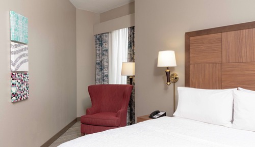 One Queen Bed, Non-Smoking