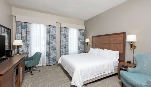 One Queen Bed, Access Tub, Non-Smoking