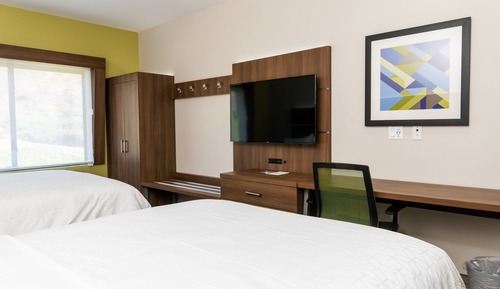 Standard Room, 2 Queen Beds (Top Floor)