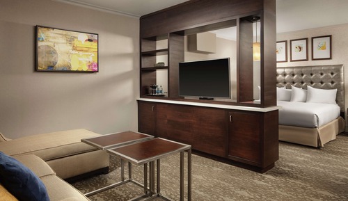 Suite, 1 King Bed, Patio, Mountain View