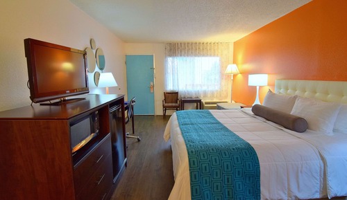 Deluxe Room, 1 King Bed, Non Smoking