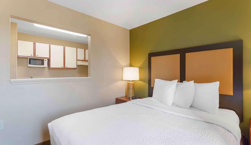 Deluxe Studio, 1 Queen Bed with Sofa bed, Non Smoking
