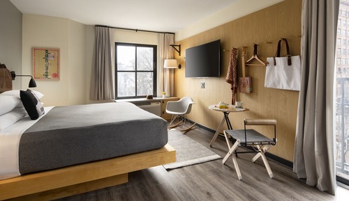 Room, 1 King Bed, Non Smoking (Mobility Accessible, Tub)