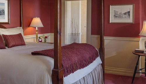 Classic Room, 1 Queen Bed, Balcony