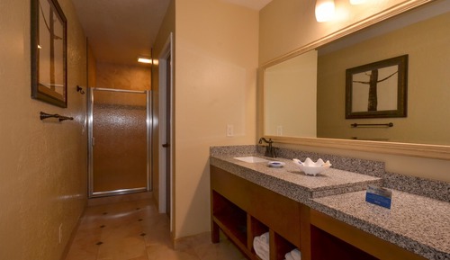 Standard Room, 1 King Bed, Non Smoking, Balcony