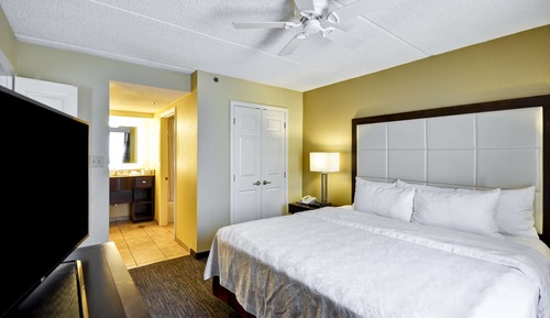 Suite, Multiple Beds, Accessible, Bathtub