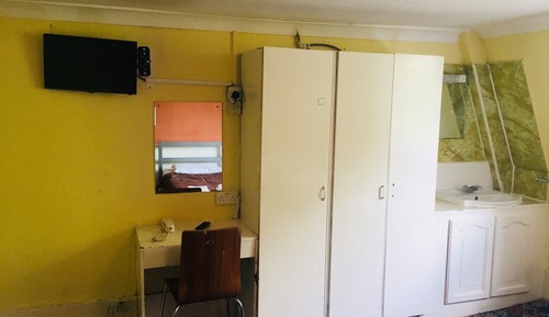 Basic Twin Room, Shared Bathroom